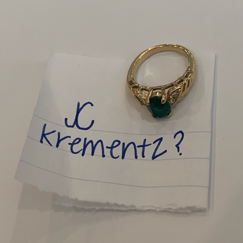 Gorgeous Gold Tone Ring with Emerald Color Stone